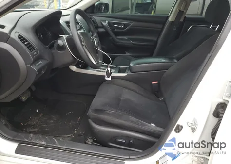 2015 Nissan Altima 2.5 z USA, uszkodzony, nr VIN 1N4AL3AP0FC450480